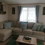 Luxury Caravan With Hot Tub On Tattershall Lakes