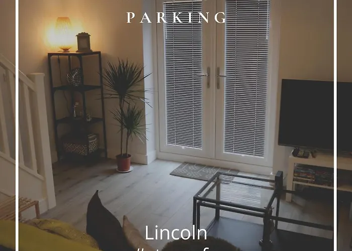Beautiful & Quiet 2 Bed House - Lincoln Centre Next To Hospital And Just 10Min From The Cathedral
