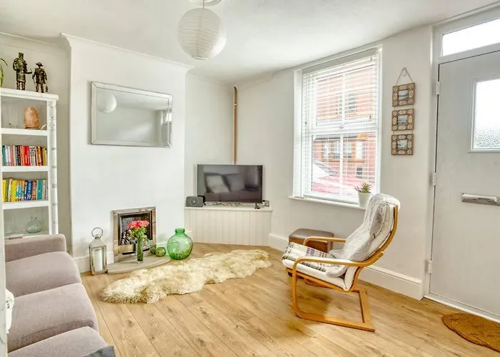 Cosy Town House Near The Castle Pass The Keys