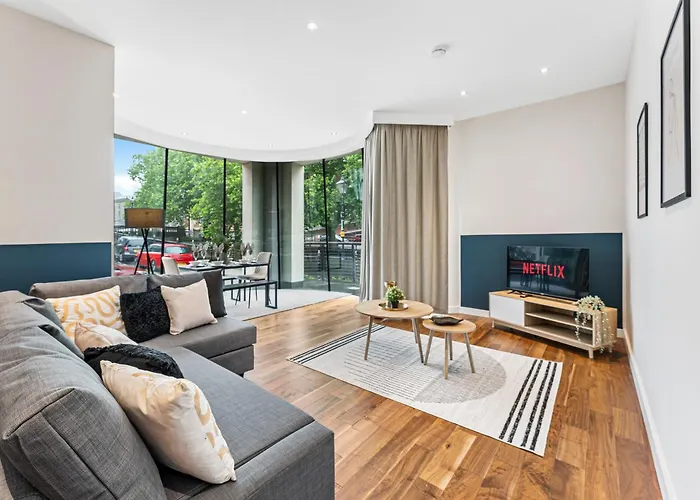 Designer Apt In Central Lincoln - Sleeps 6