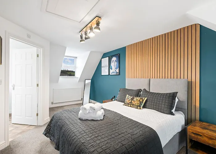 4 Bed Luxury Townhouse - Parking - Lincoln