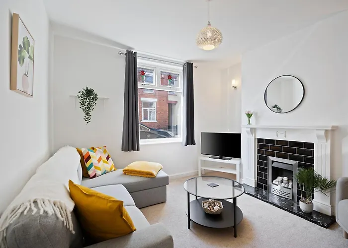 Perfect Home For Business & Leisure With Free Parking And Fast Wi-Fi