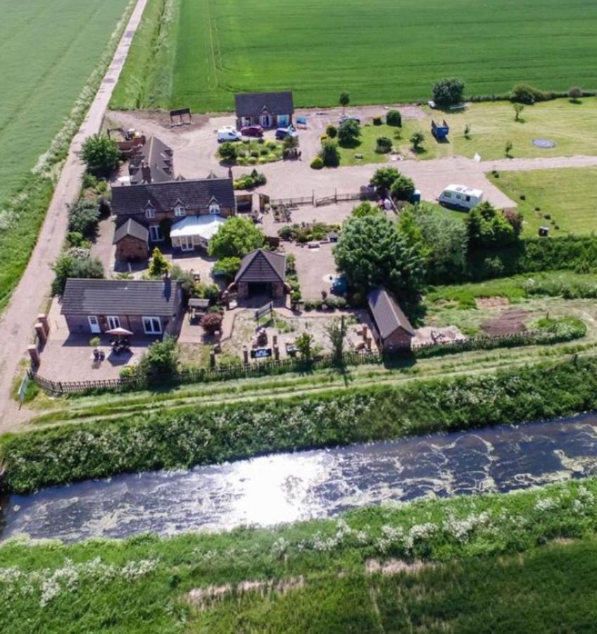 Retreat With Private Hot Tub * Lincoln