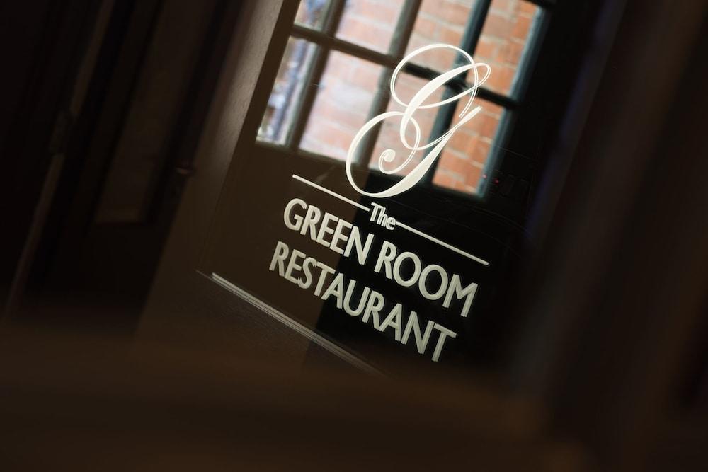 Hotel The