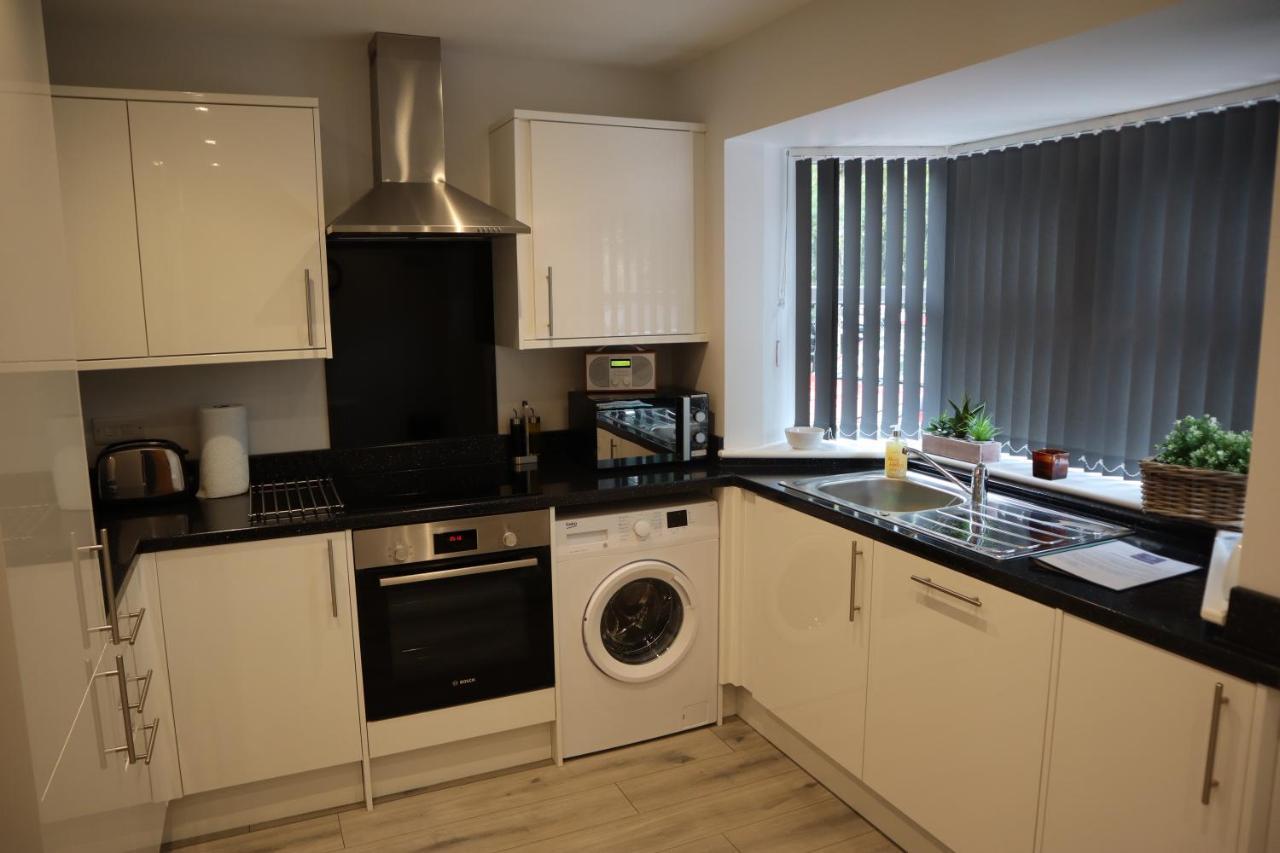 Beautiful & Quiet 2 Bed House - Centre Next To Hospital And Just 10min From The Cathedral Apartment *
