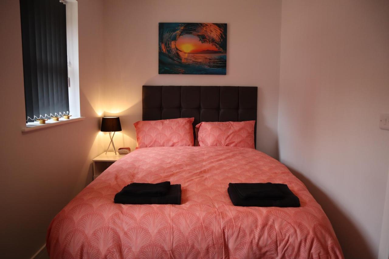 Beautiful & Quiet 2 Bed House - Centre Next To Hospital And Just 10min From The Cathedral Apartamento
