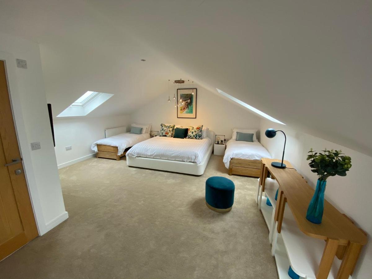 Captivating 4-bed House In *