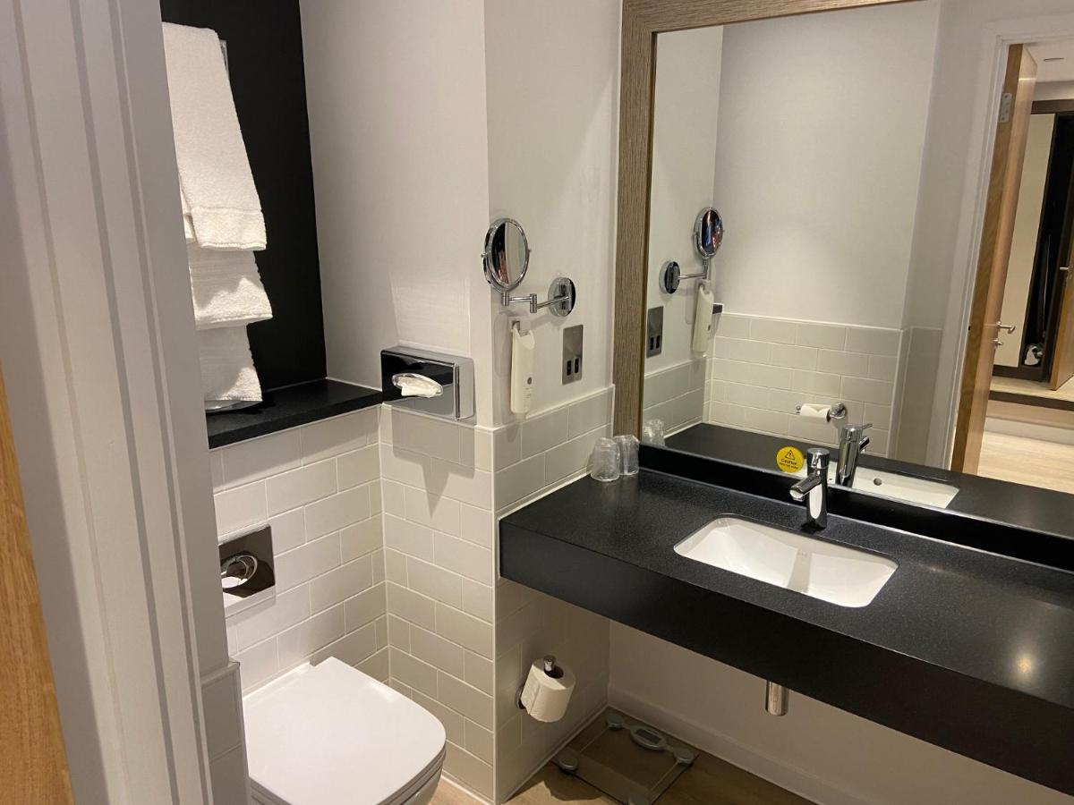 By Ihg Hotel Lincoln