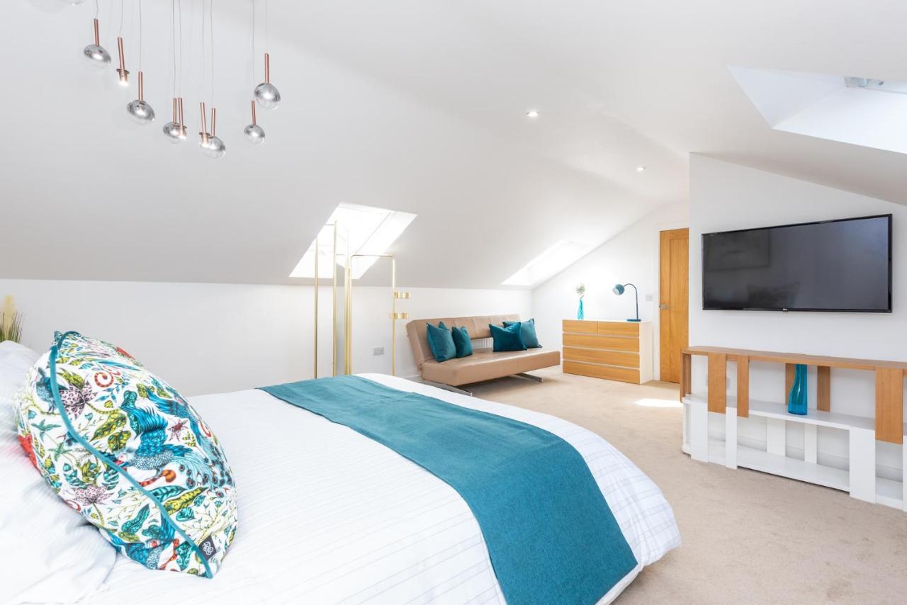 Holiday home Captivating 4-bed House In Lincoln