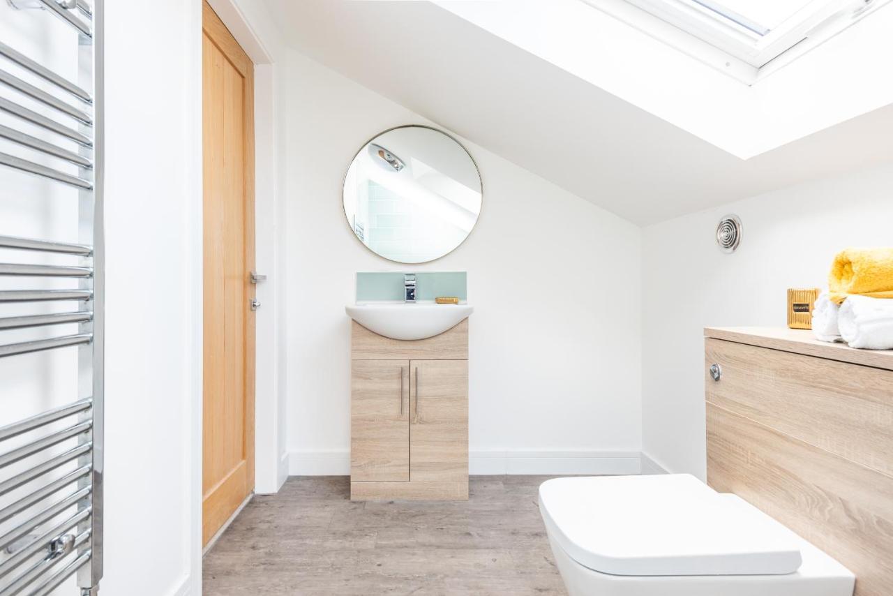 Captivating 4-bed House In Holiday home *