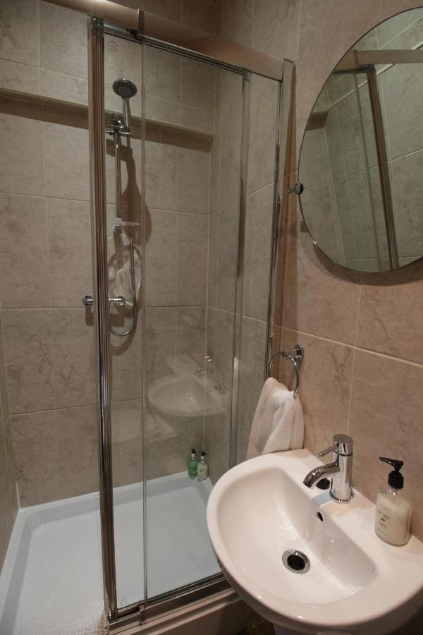 Tennyson Guest house 4*