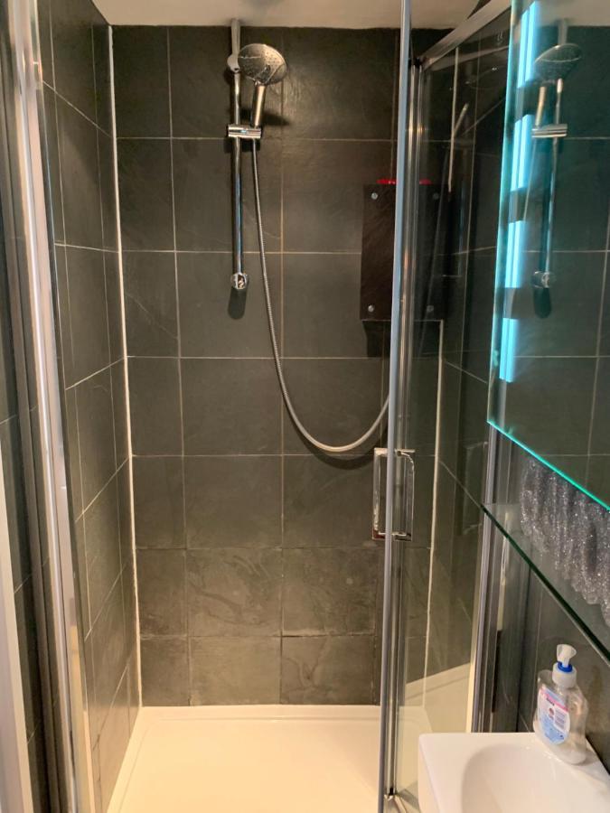 Detached One Bedroom House Near To Castle And Cathedral *