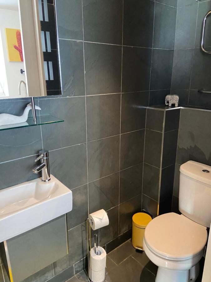 Casa de férias Detached One Bedroom House Near To Castle And Cathedral *