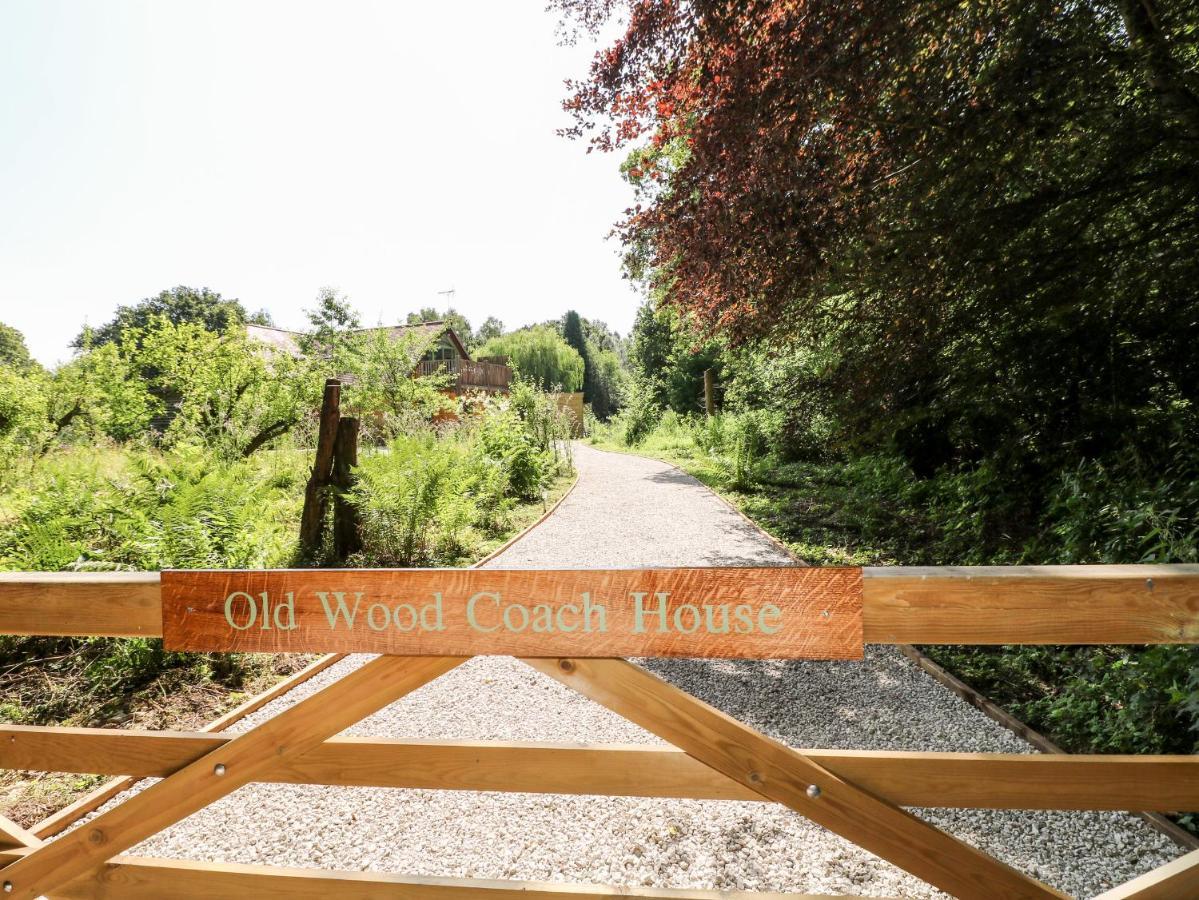 Old Wood Coach House * Lincoln