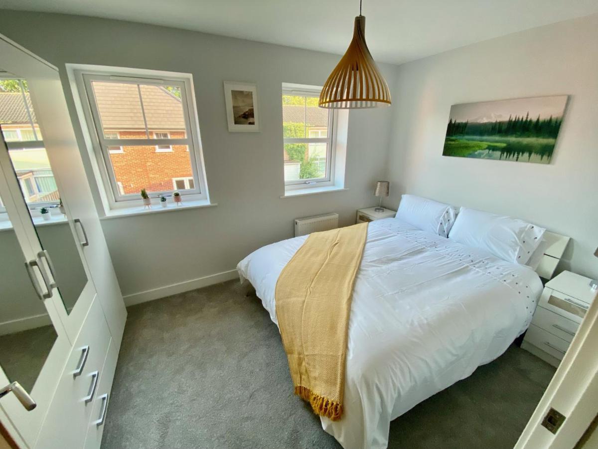 New Build House With Parking In Town Centre. A**** Holiday home