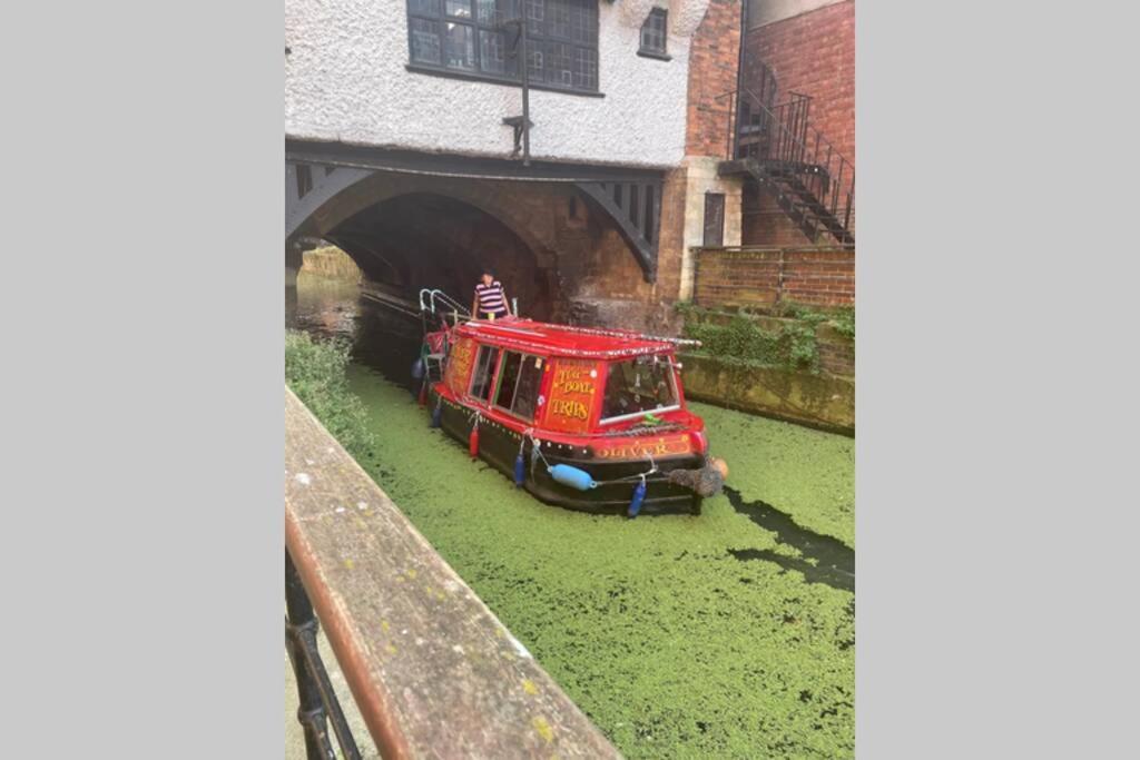 Apartment Centre Modern Overlooking The Canal Lincoln