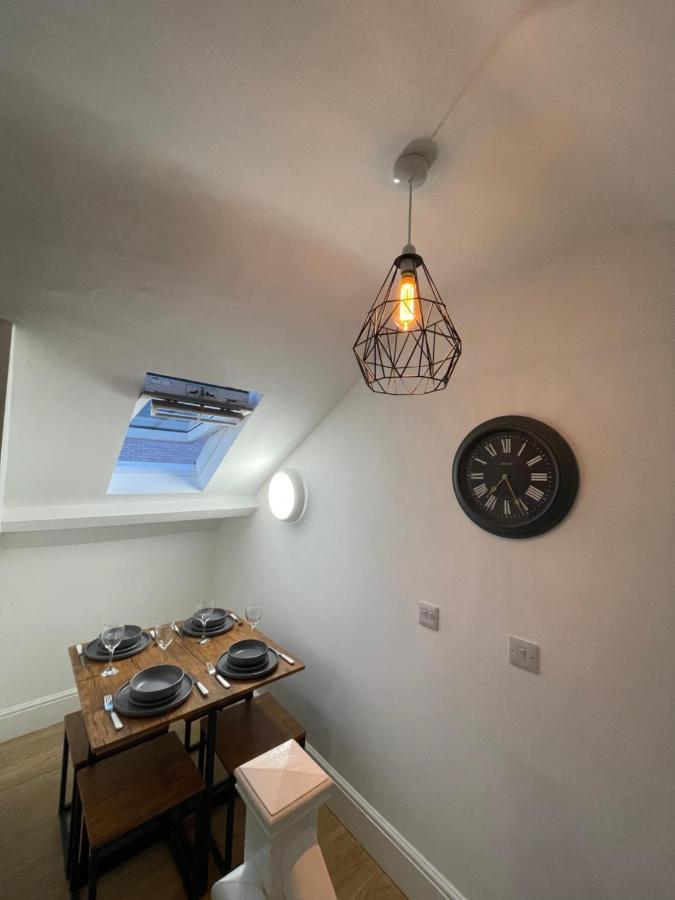 Centre Modern Overlooking The Canal Apartment Lincoln
