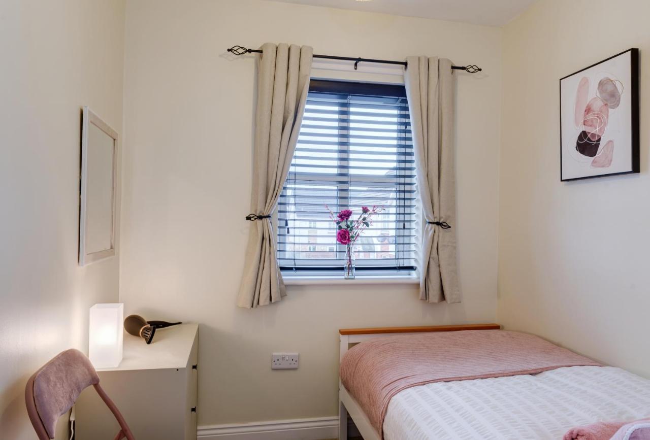 Comfortable 3 Bed Apartment *