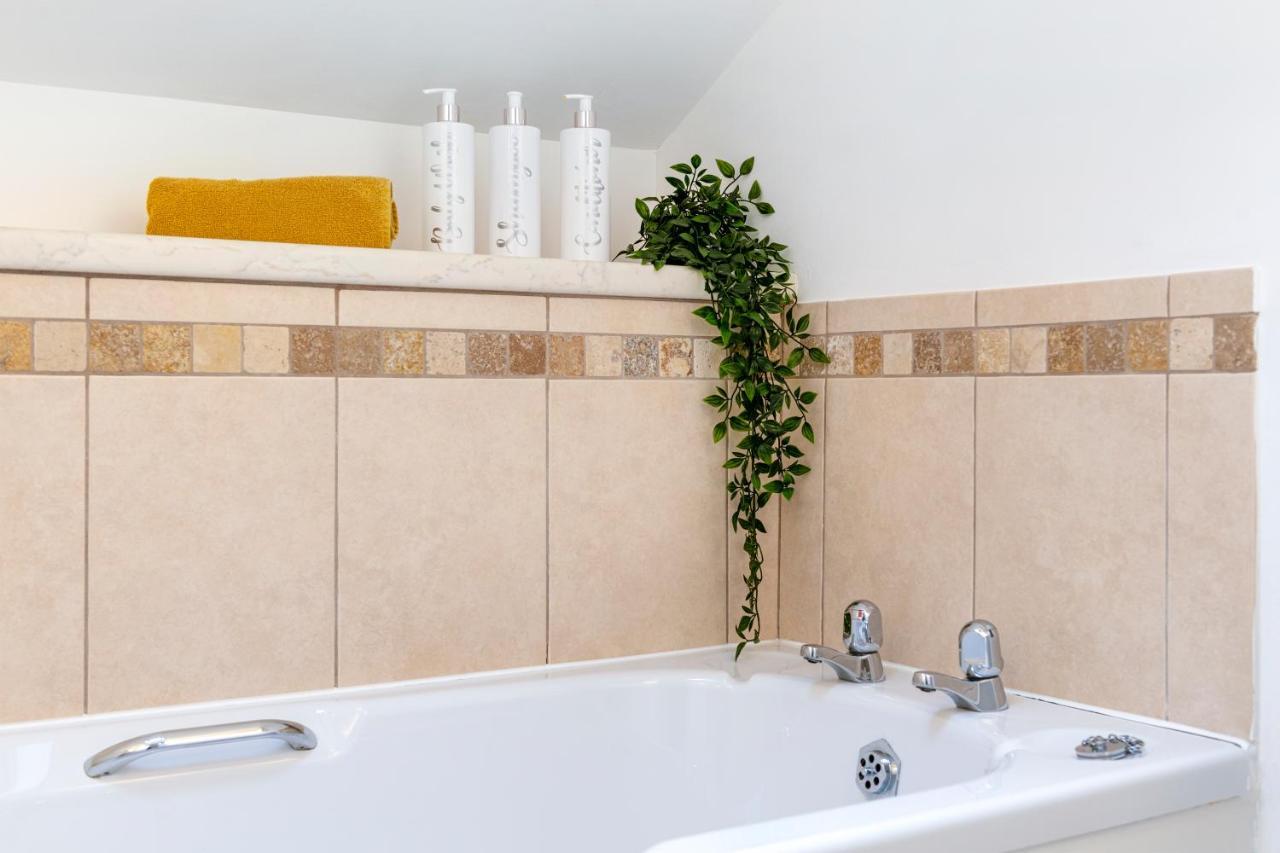 Centre Charming 2 Bed Lovely Apartment-snugstaff