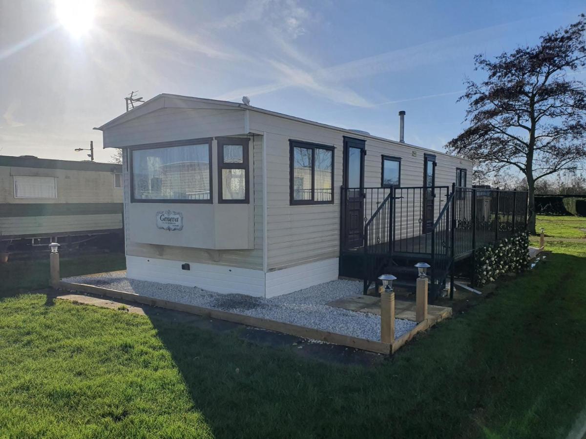 Fishing Family Caravan Campsite Lincoln