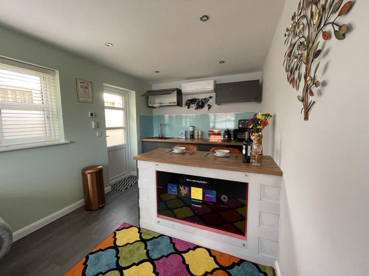 Orchard Cottage. * Lincoln