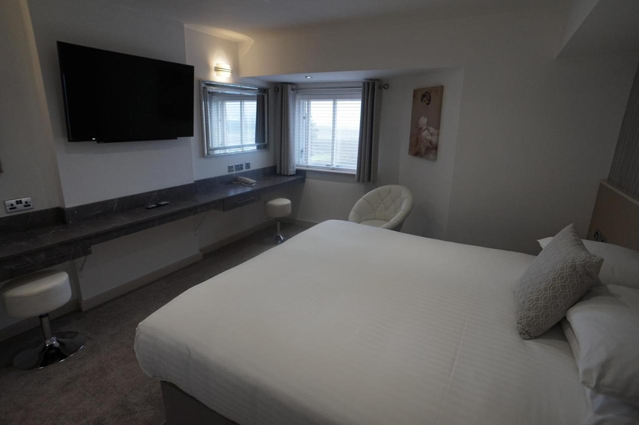 Hotel Damon's 4*