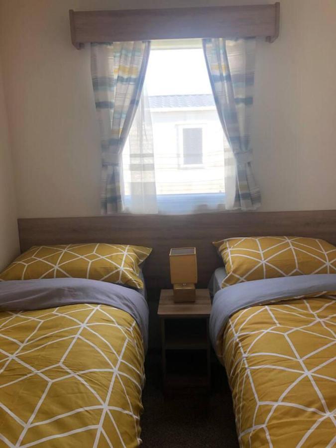 Lovely 3-bed Caravan With Hot Tub In Lincolnshire *