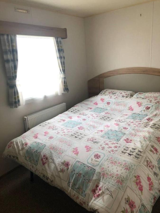 Lovely 3-bed Caravan With Hot Tub In Lincolnshire * Lincoln