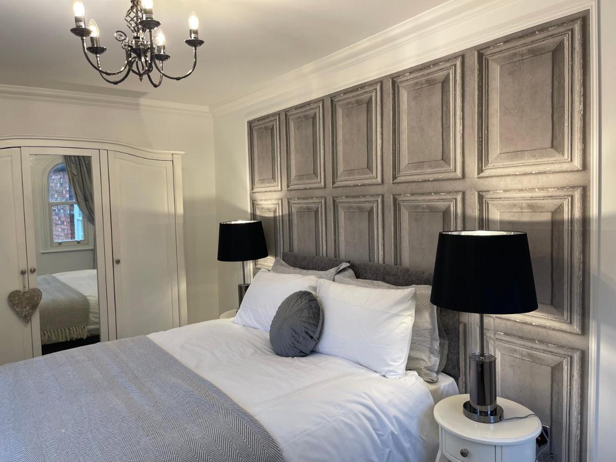 Castle View House *