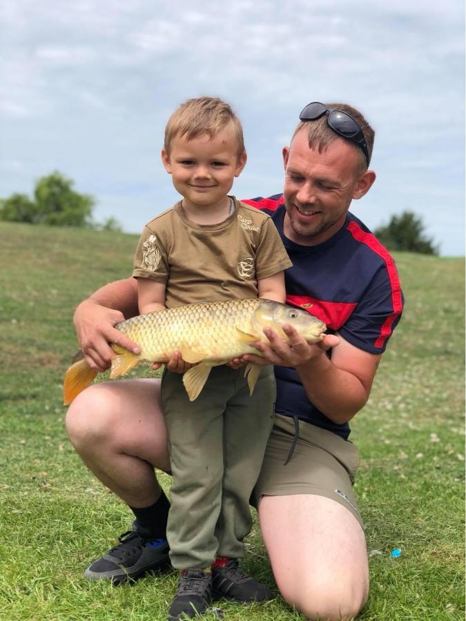 Fishing Family Caravan * Lincoln