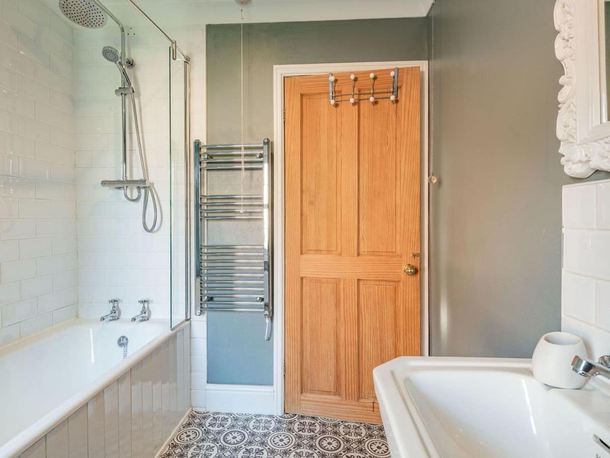 Cathedral Quarter House With Free Secure Driveway Parking For 2 Cars Holiday home Lincoln
