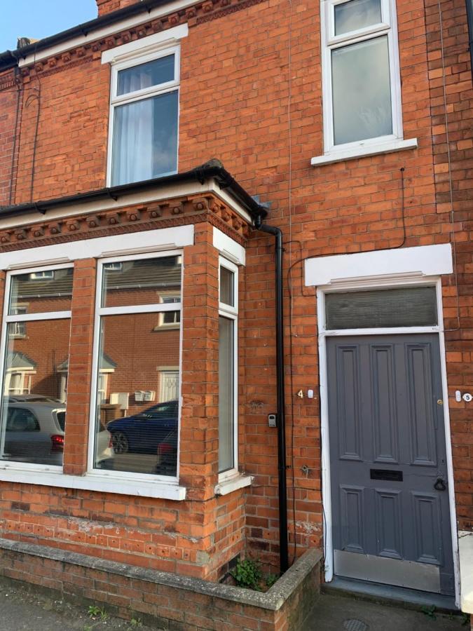 Holiday home Residential 2 Bed House Near Centre *