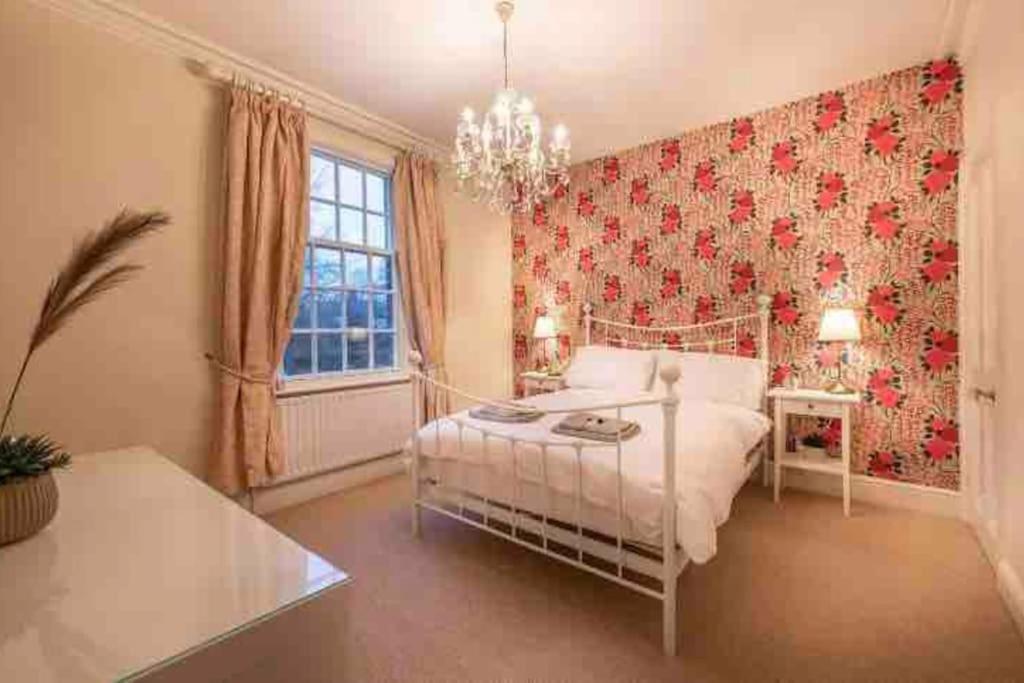 Choristers Mews: Luxury A Stones Throw From The Cathedral! Holiday home Lincoln