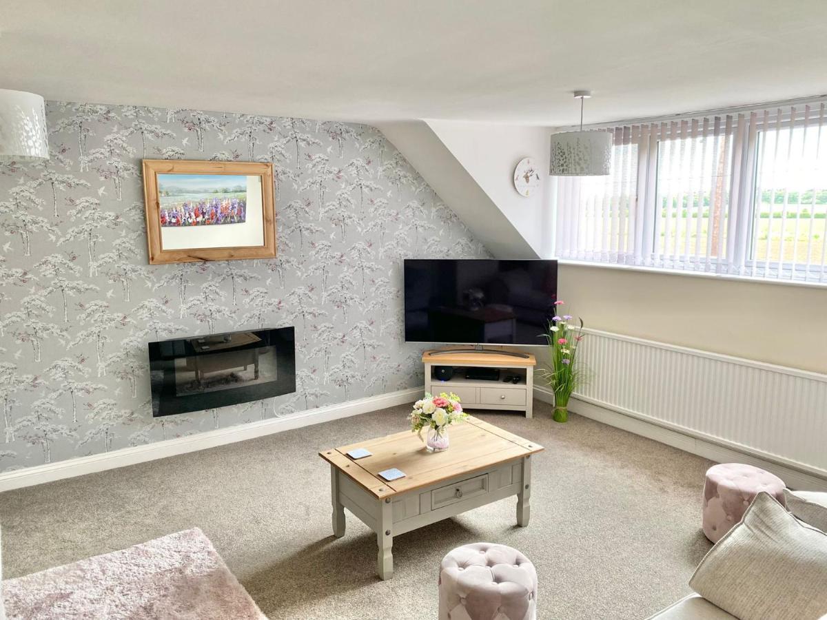 Red House - Peaceful - Views - Walks Apartment Lincoln