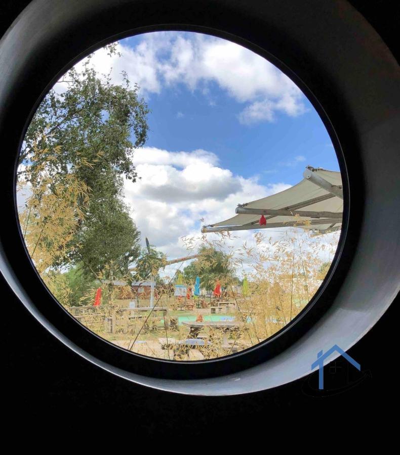 Taverner Place, Modern Home, Sleeps 8, Pets, Corporates Welcome Holiday park