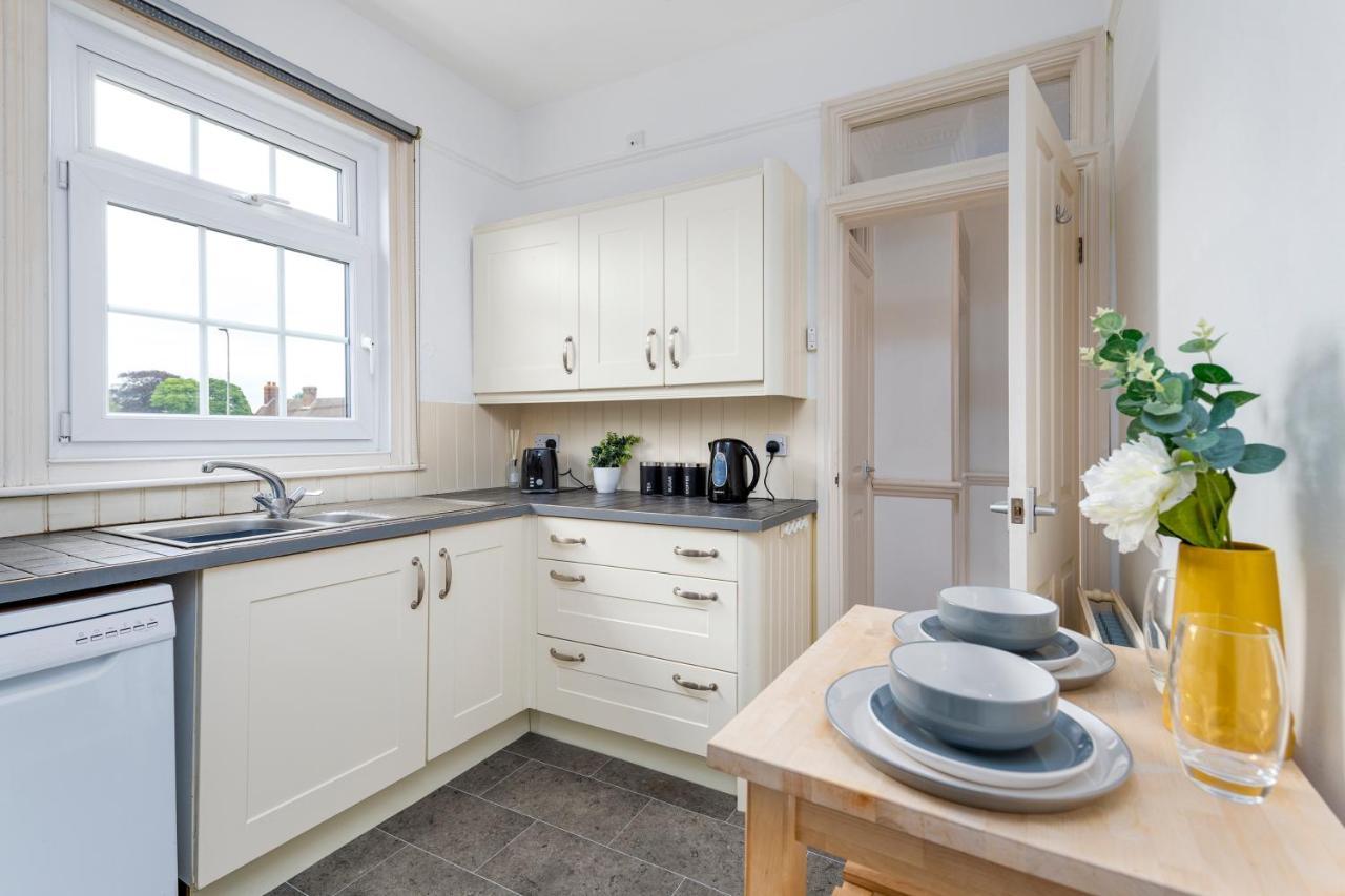 Cathedral View-2 Br-parking-ideal For Contractors Apartment Lincoln