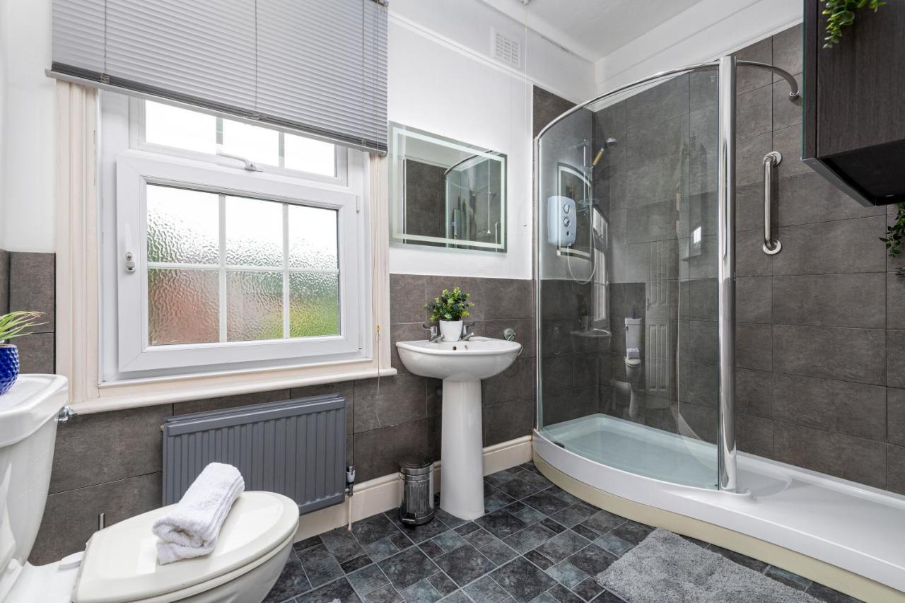 Apartment Cathedral View-2 Br-parking-ideal For Contractors Lincoln