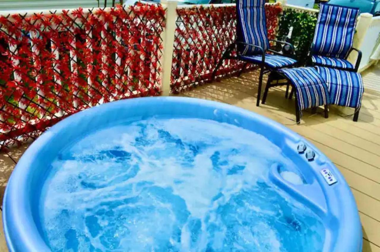 Holiday home Tattershall Lakes Luxury Caravan With Hot Tub *