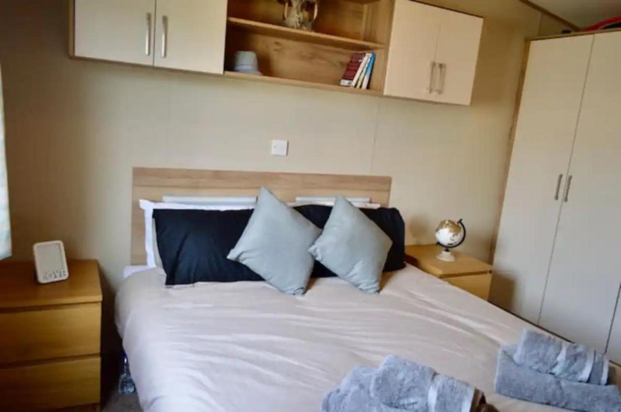 Tattershall Lakes Luxury Caravan With Hot Tub Lincoln