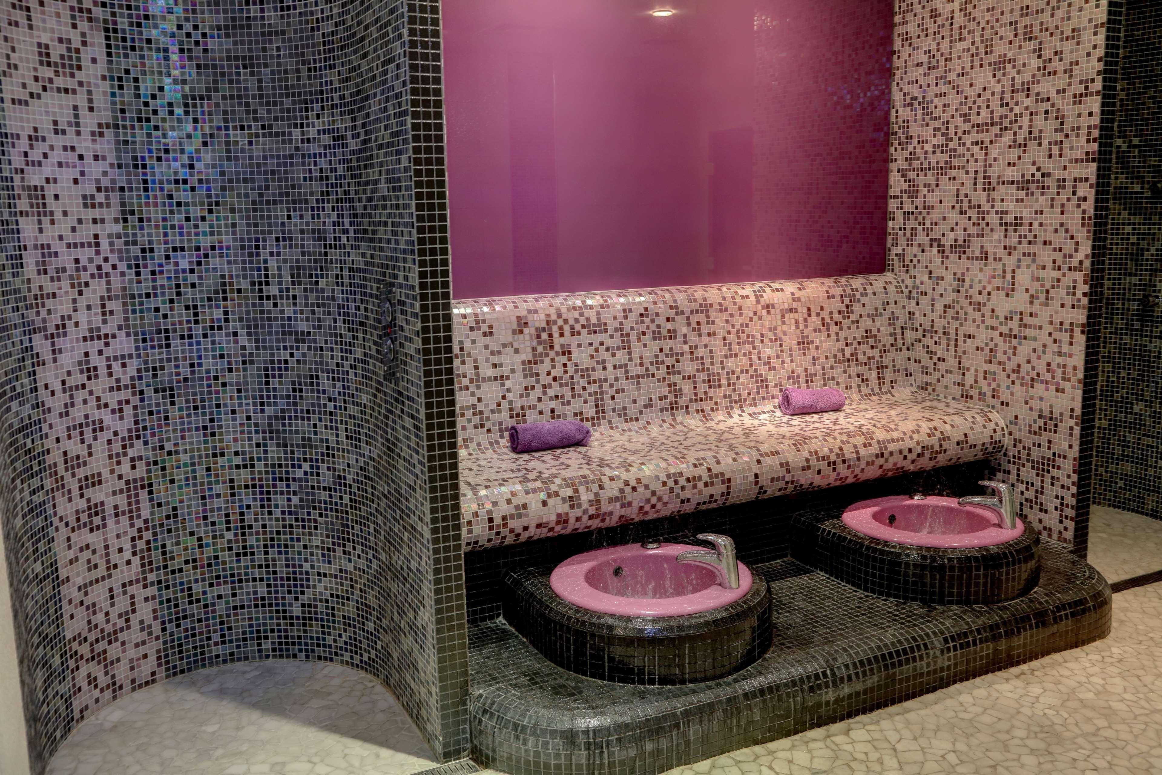 Western Bentley Hotel, Leisure Club & Hotel 4*