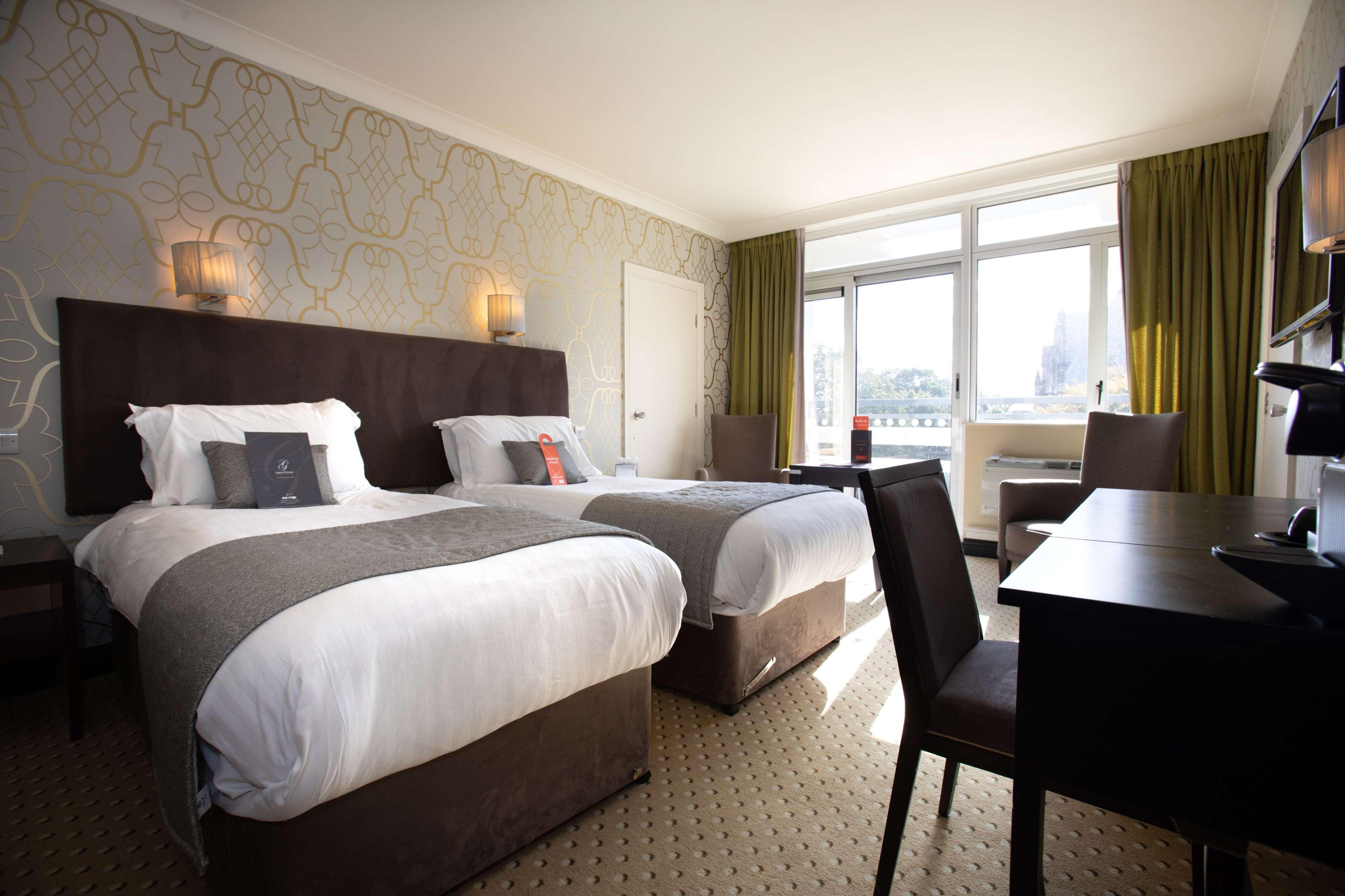 Hotel The 4*
