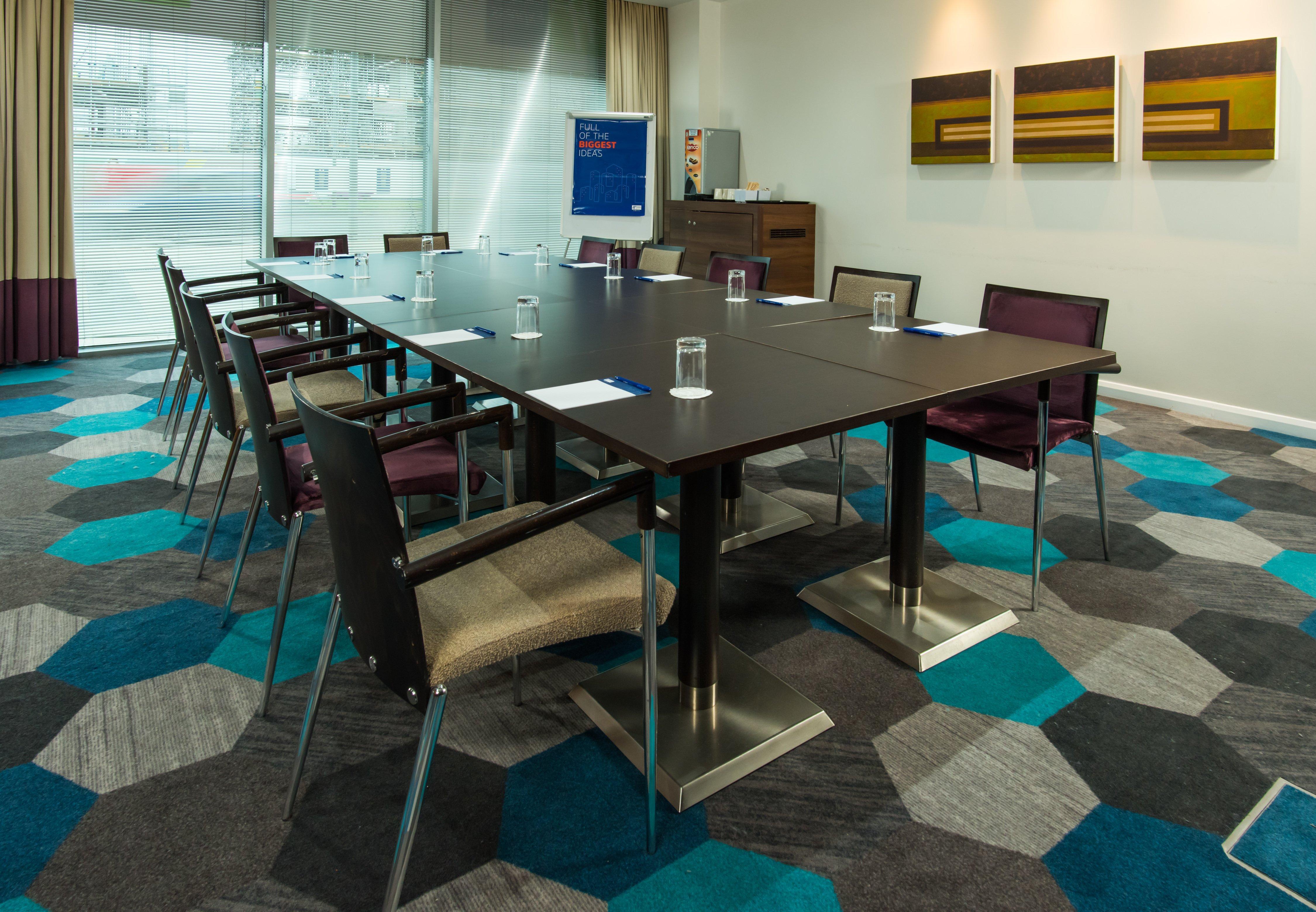 Express Centre By Ihg Hotel 3*