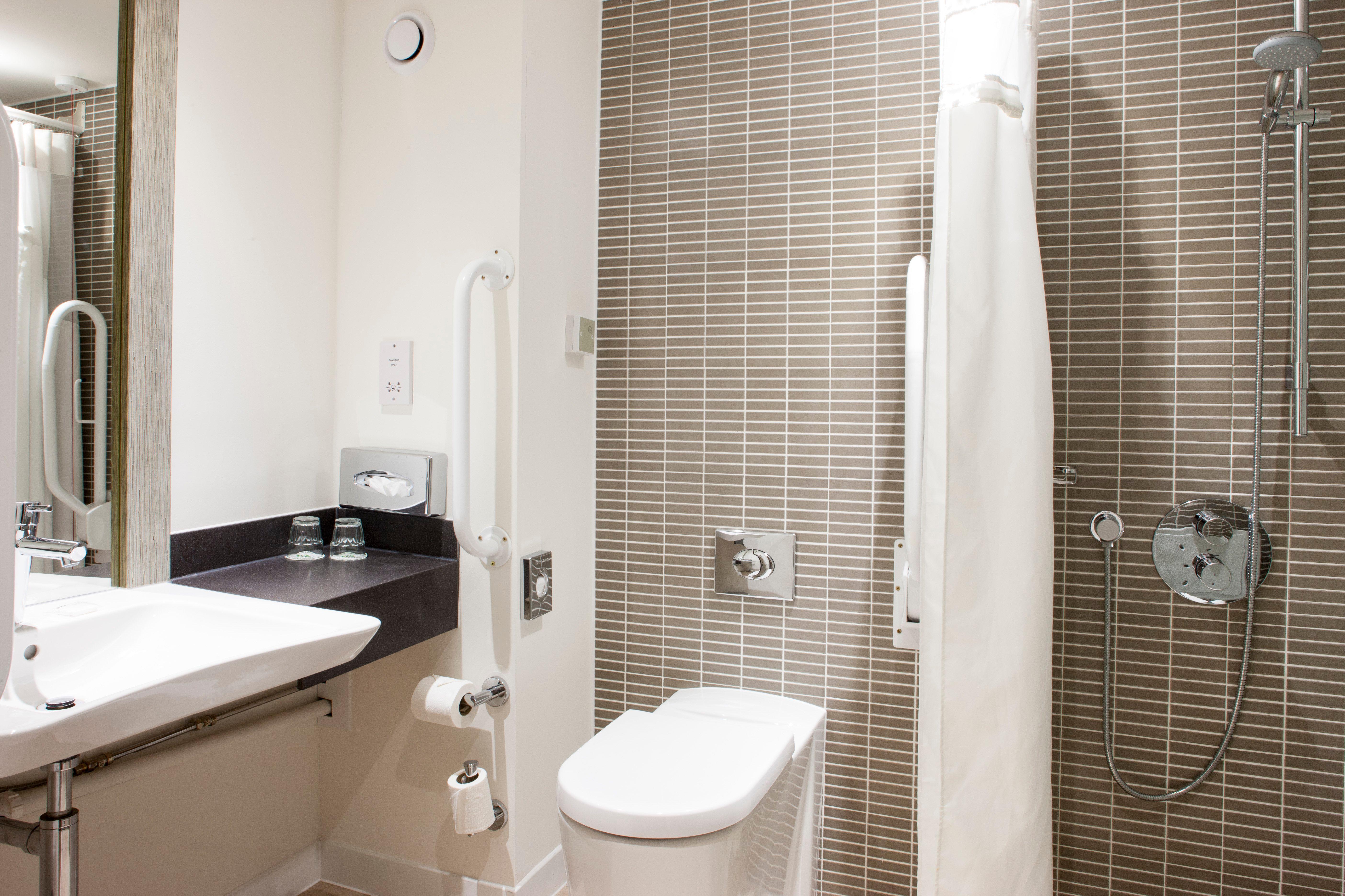 By Ihg Hotel Lincoln