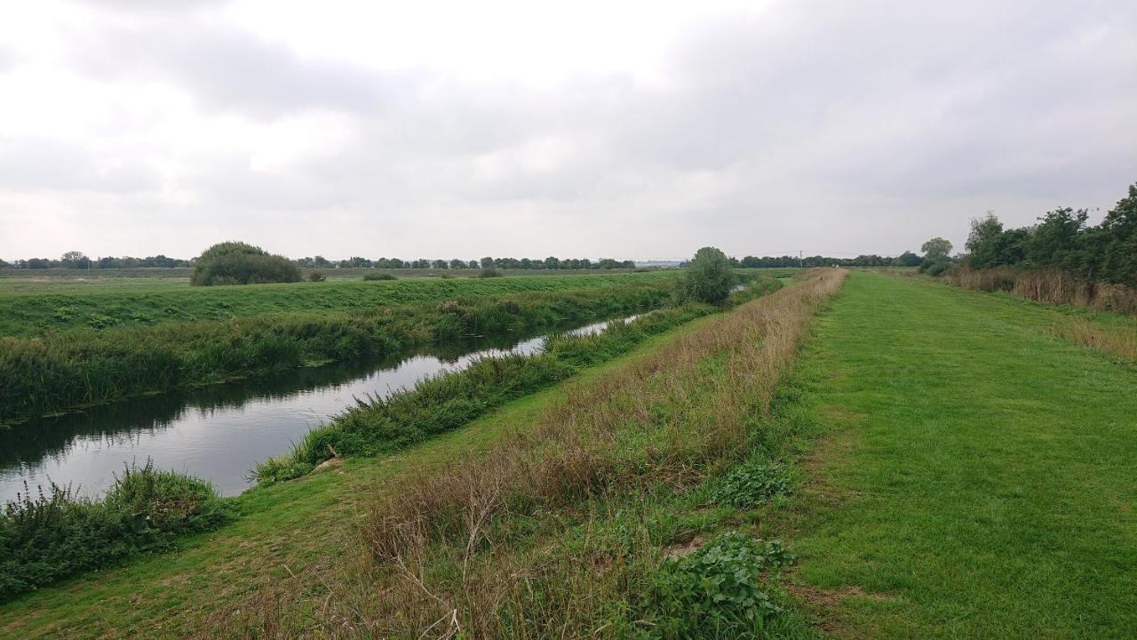 Campsite Family Fishing At Shortferry Lincolnshire 4g Free Swimming