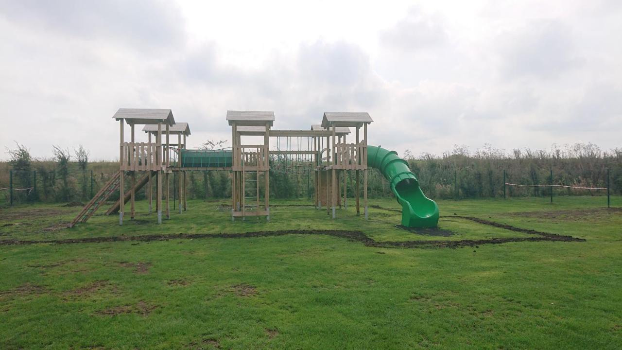 Campsite Family Fishing At Shortferry Lincolnshire 4g Free Swimming *
