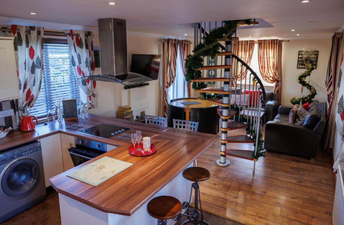 Holiday home Retreat With Private Hot Tub *