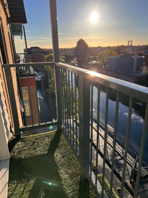 View Sleeps 4 Balcony Self Check-in *