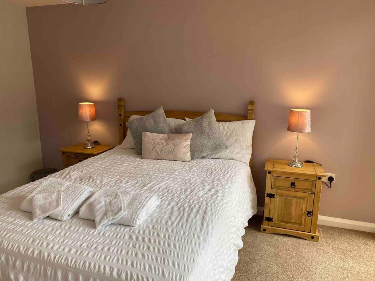 Cosy Homely Close To Centre Apartment *
