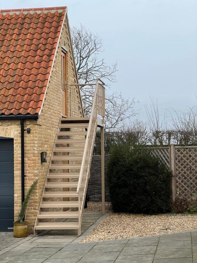 Entire Loft Space In Quiet Village Near Of Lincoln