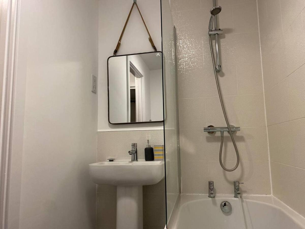 Holiday home Beautiful 4-bed House In Lincoln- Close To Centre *